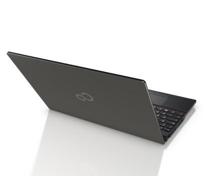 Лаптоп Fujitsu LIFEBOOK E5513, Intel Core i7-1355U up to 5.0 GHz, 15.6" FHD AG, 1x16GB DDR4 3200MHz, SSD 512GB PCIe 4.0 NVMe M.2, FPR & SCR, TPM 2.0, IR-HD cam, Intel WiFi 6E AX211, BT5.2, WWAN ready (4G antennas only), 4cell 50Wh, Black Kbd backlit US, W
